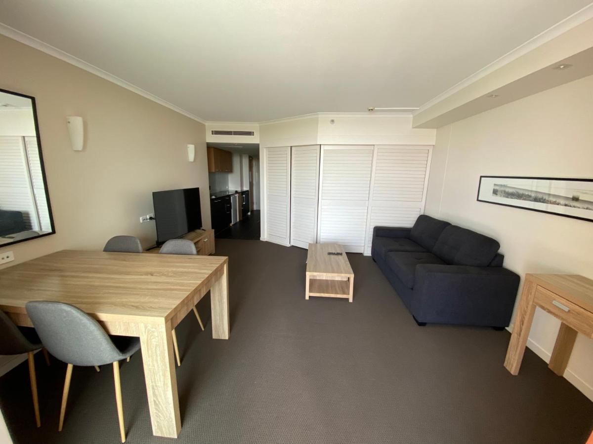 One Bedroom Apartment *